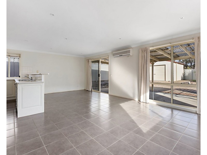 37b Grevillea Avenue, Kangaroo Flat VIC 3555