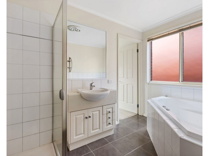 37b Grevillea Avenue, Kangaroo Flat VIC 3555