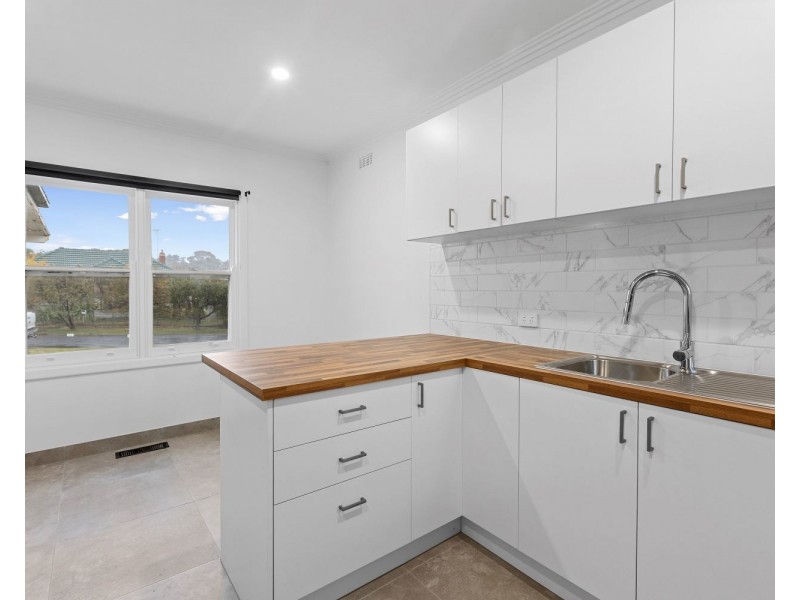 11 Graham Street, Kangaroo Flat VIC 3555