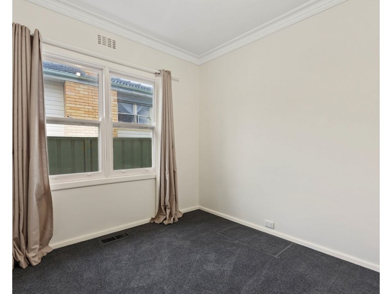 11 Graham Street, Kangaroo Flat VIC 3555