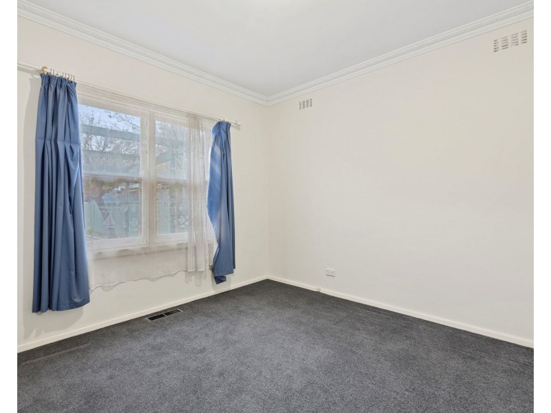 11 Graham Street, Kangaroo Flat VIC 3555