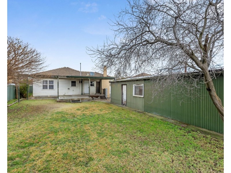 11 Graham Street, Kangaroo Flat VIC 3555