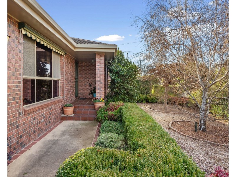 5 Herbert Avenue, Strathdale VIC 3550