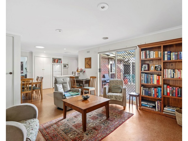 5 Herbert Avenue, Strathdale VIC 3550