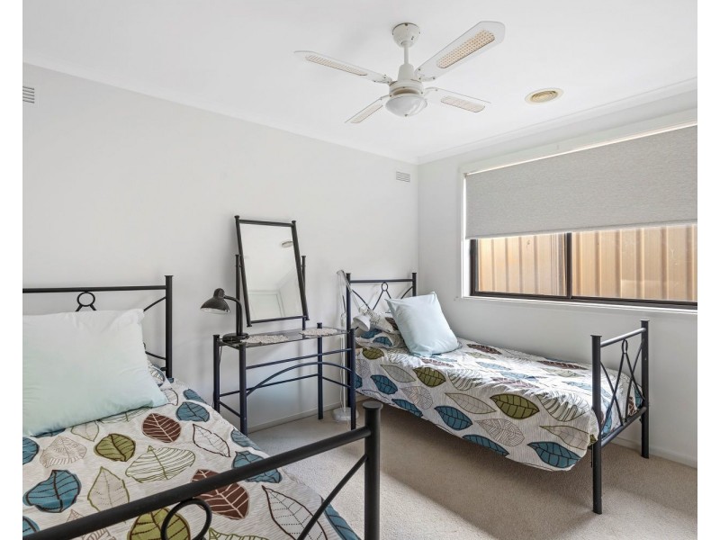 5 Herbert Avenue, Strathdale VIC 3550