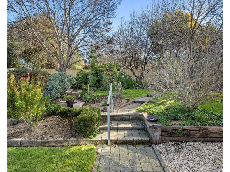 5 Herbert Avenue, Strathdale VIC 3550