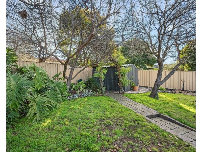 5 Herbert Avenue, Strathdale VIC 3550