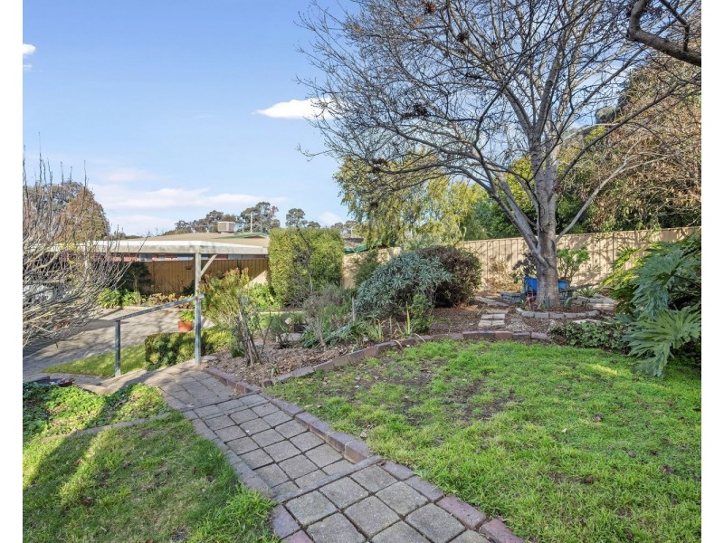 5 Herbert Avenue, Strathdale VIC 3550