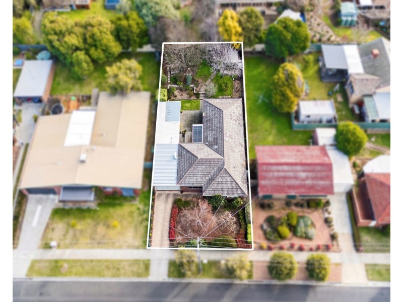 5 Herbert Avenue, Strathdale VIC 3550
