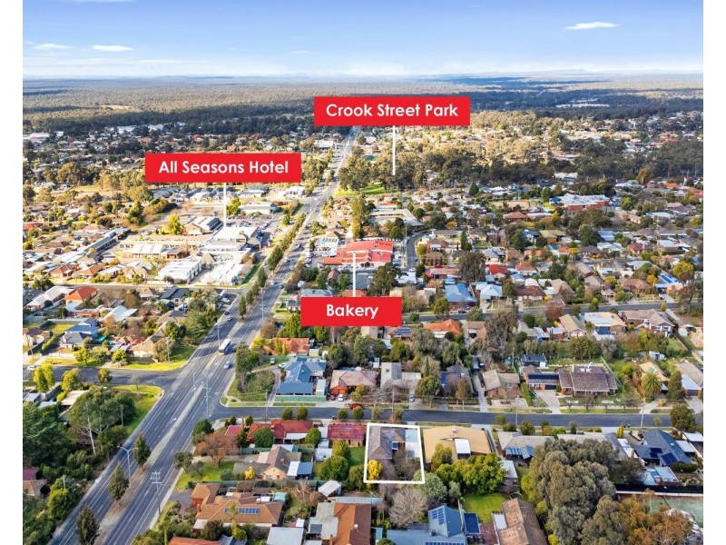 5 Herbert Avenue, Strathdale VIC 3550