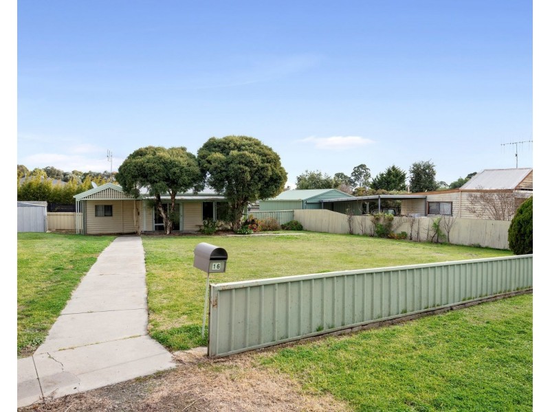 16 Youlden Street, California Gully VIC 3556