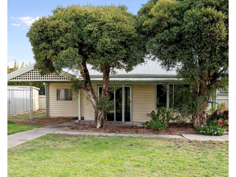 16 Youlden Street, California Gully VIC 3556