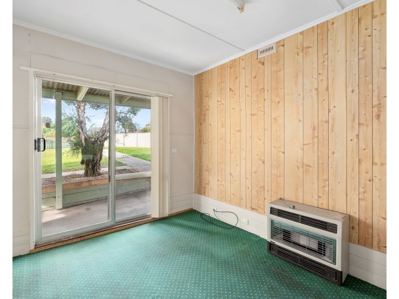 16 Youlden Street, California Gully VIC 3556