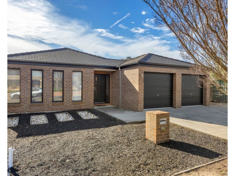 8 Kensington Grove, North Bendigo VIC 3550