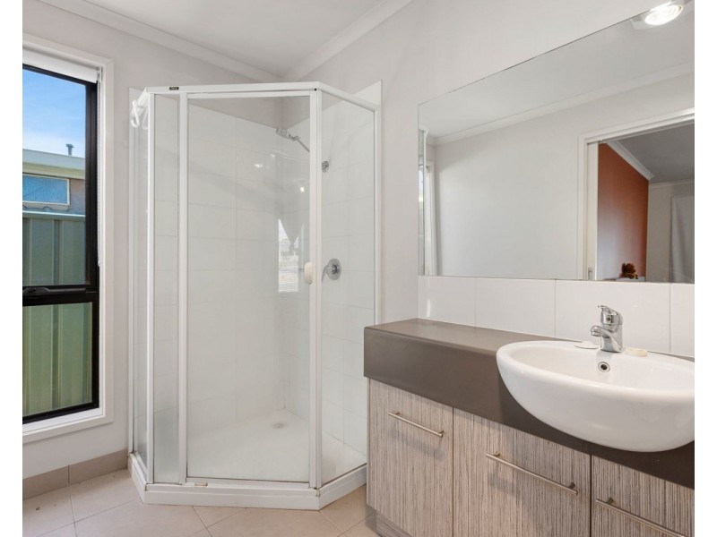 8 Kensington Grove, North Bendigo VIC 3550