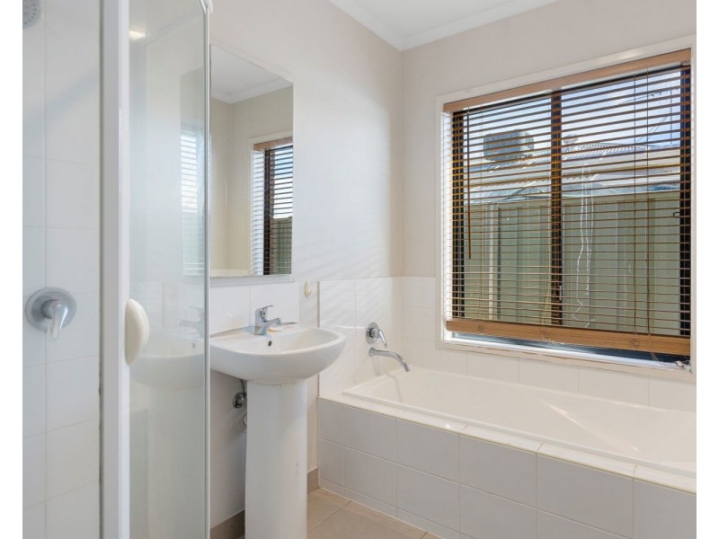 8 Kensington Grove, North Bendigo VIC 3550