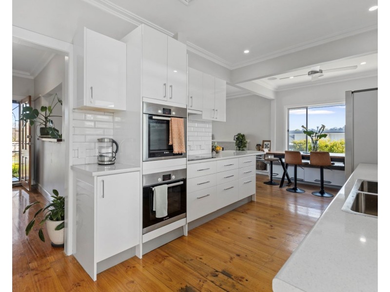 7 Leonard Avenue, Flora Hill VIC 3550