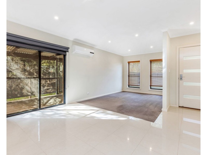 8/12A Lawson Street, Spring Gully VIC 3550