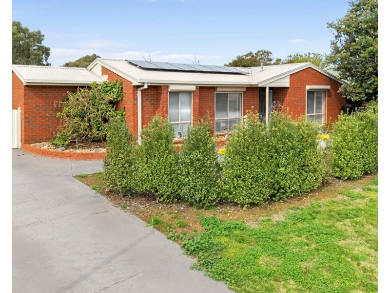 11 Robertson Street, Epsom VIC 3551