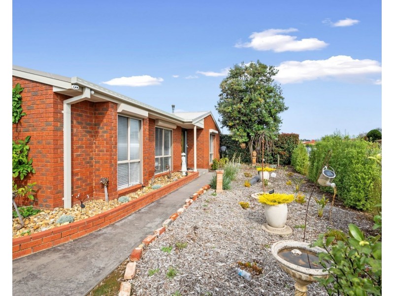 11 Robertson Street, Epsom VIC 3551