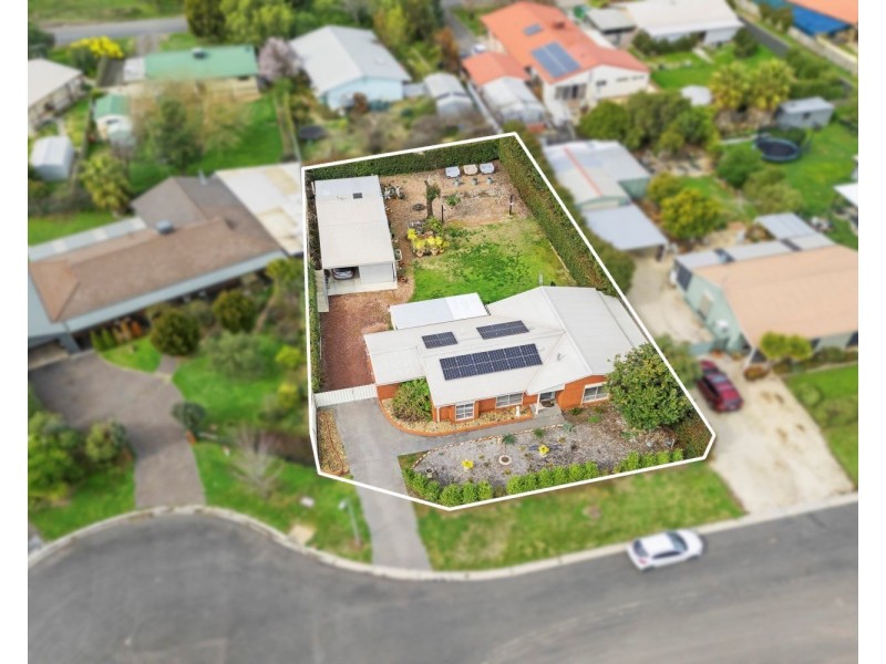 11 Robertson Street, Epsom VIC 3551