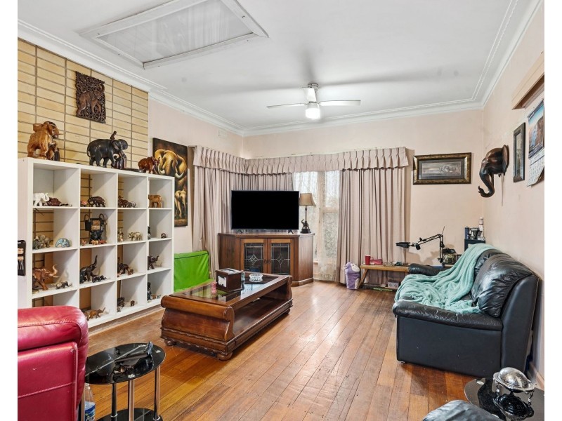 11 McGowan Street, California Gully VIC 3556