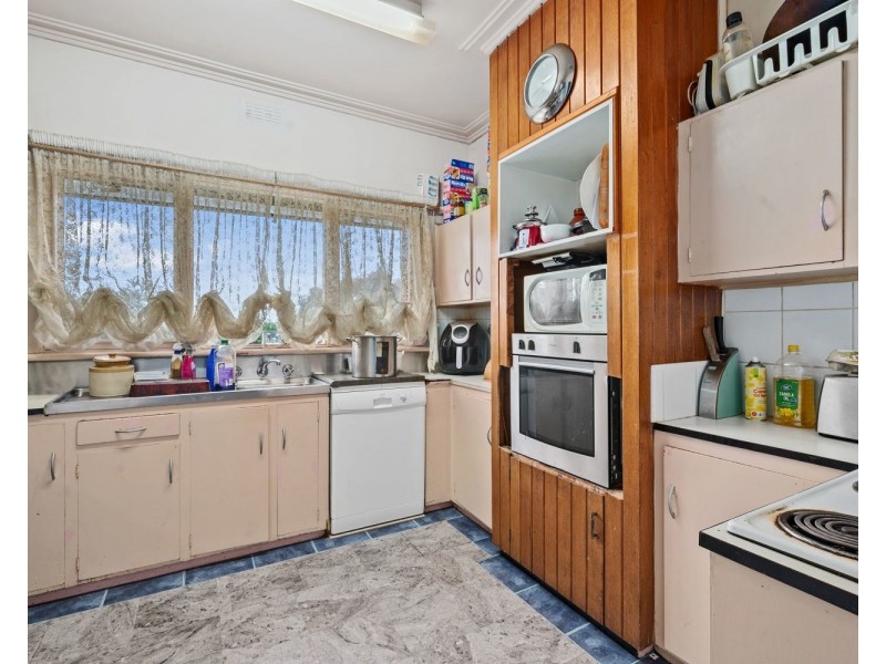 11 McGowan Street, California Gully VIC 3556