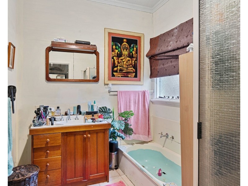 11 McGowan Street, California Gully VIC 3556