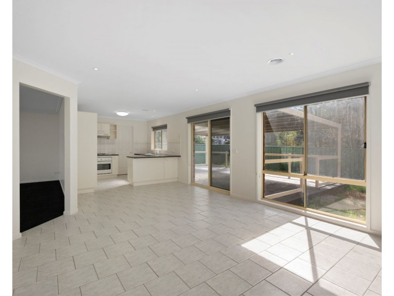 6 Brooke Court, Strathdale VIC 3550