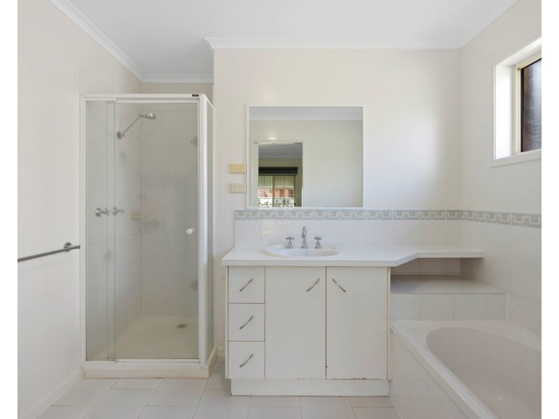 6 Brooke Court, Strathdale VIC 3550