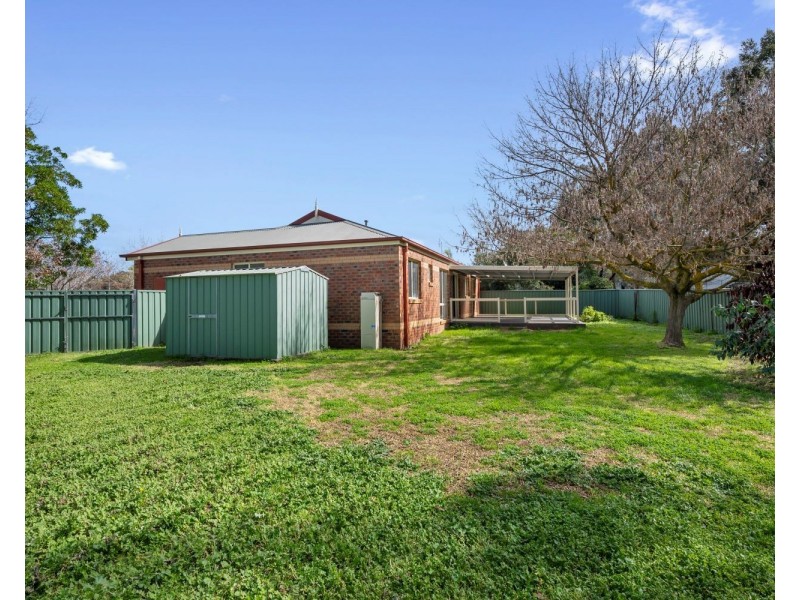 6 Brooke Court, Strathdale VIC 3550