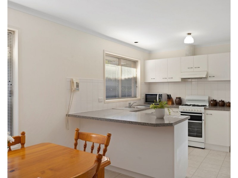 18 Wesley Street, Kangaroo Flat VIC 3555