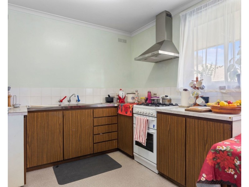 Unit 1 & 2 /14a Ewing Court, Flora Hill VIC 3550