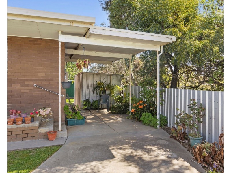 Unit 1 & 2 /14a Ewing Court, Flora Hill VIC 3550