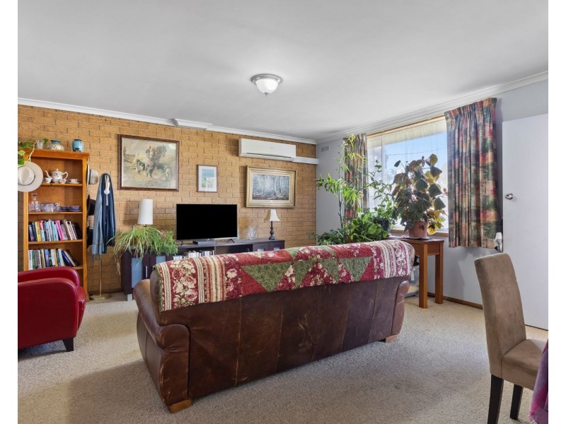 Unit 1 & 2 /14a Ewing Court, Flora Hill VIC 3550