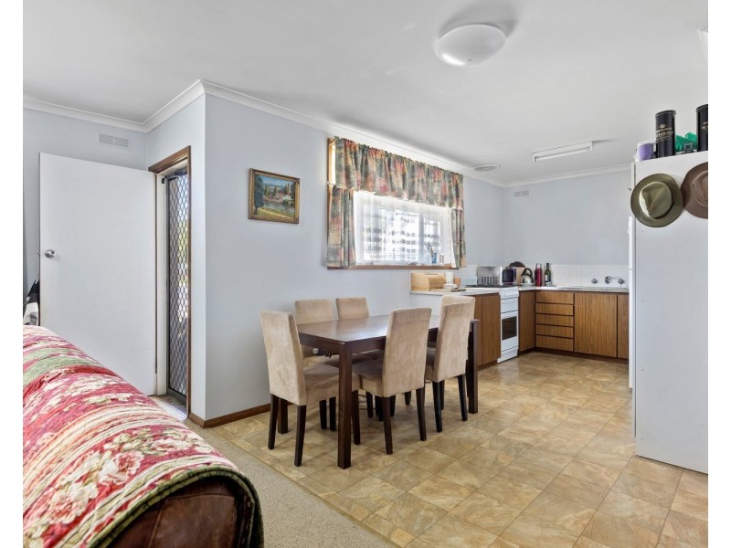 Unit 1 & 2 /14a Ewing Court, Flora Hill VIC 3550