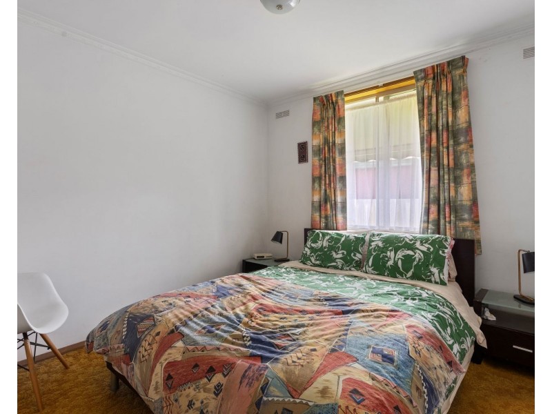 Unit 1 & 2 /14a Ewing Court, Flora Hill VIC 3550