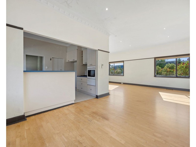 8 Margaret Crescent, Flora Hill VIC 3550