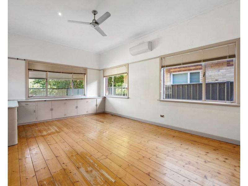 8 Margaret Crescent, Flora Hill VIC 3550