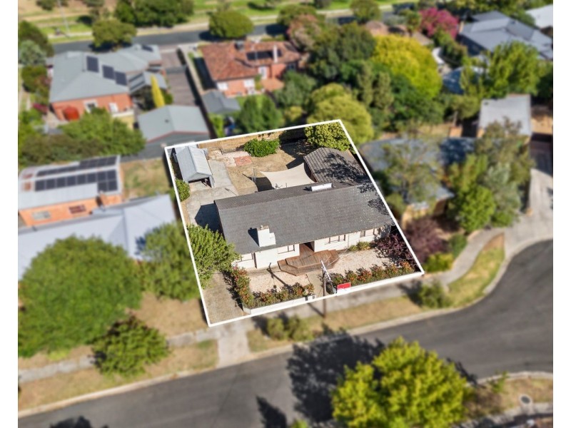 8 Margaret Crescent, Flora Hill VIC 3550
