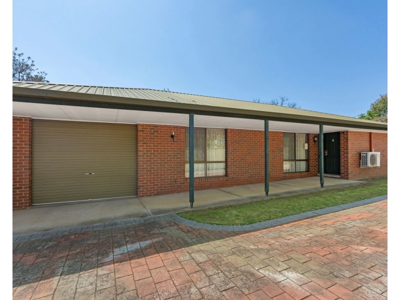 2/90 Sternberg Street, Kennington VIC 3550