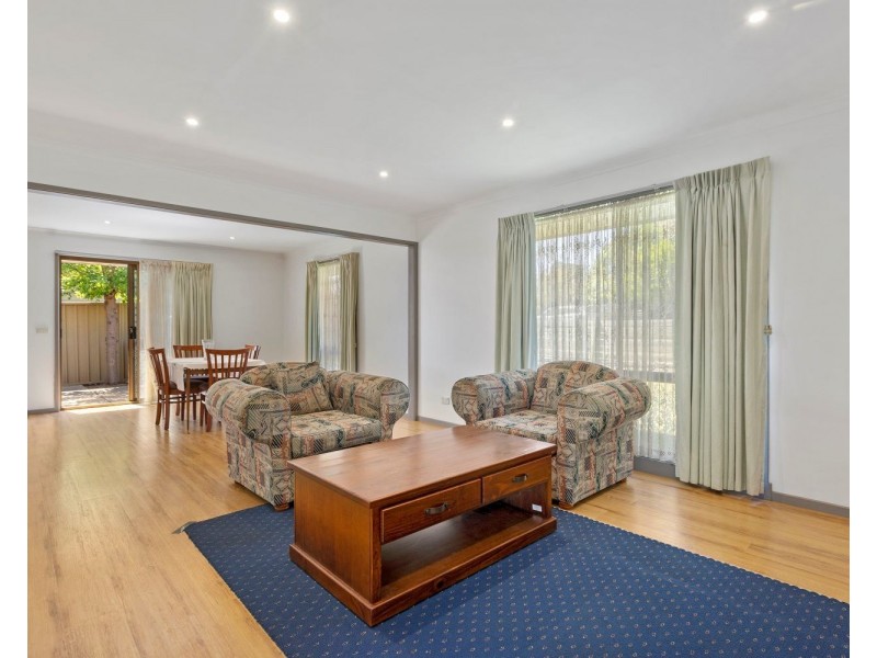2/90 Sternberg Street, Kennington VIC 3550