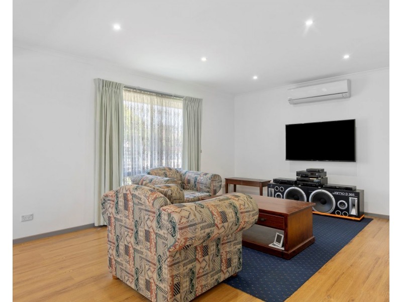 2/90 Sternberg Street, Kennington VIC 3550