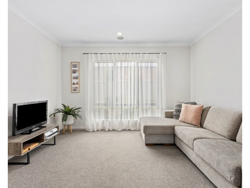 2 Woodman Drive, Mckenzie Hill VIC 3451