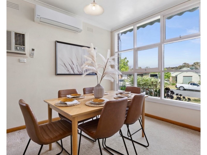 11 Longmore Street, Kangaroo Flat VIC 3555