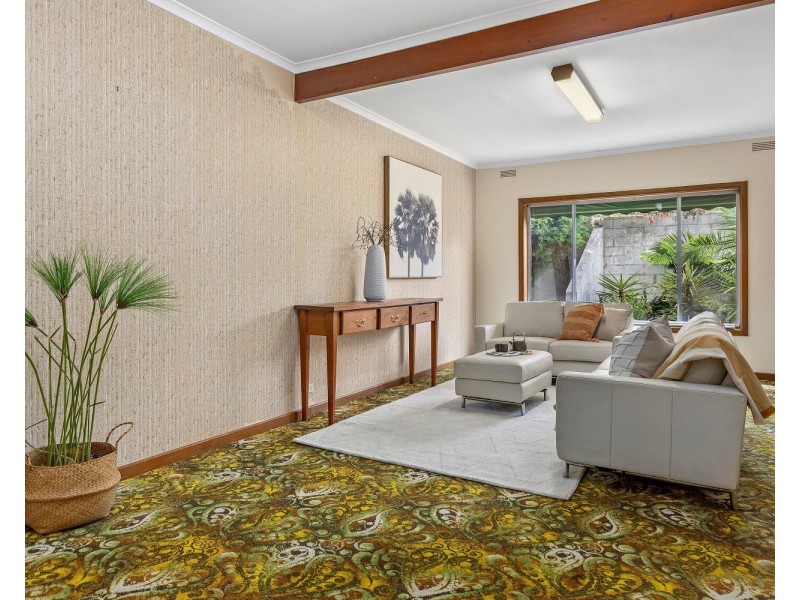 11 Longmore Street, Kangaroo Flat VIC 3555