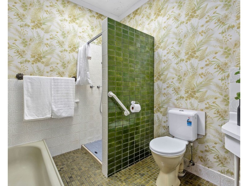 11 Longmore Street, Kangaroo Flat VIC 3555