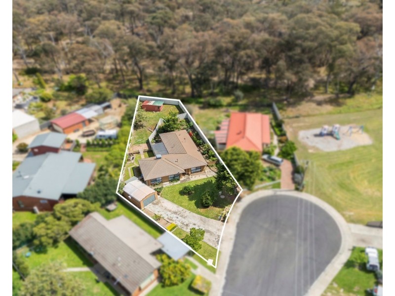 4 Seaton Grove, Golden Square VIC 3555