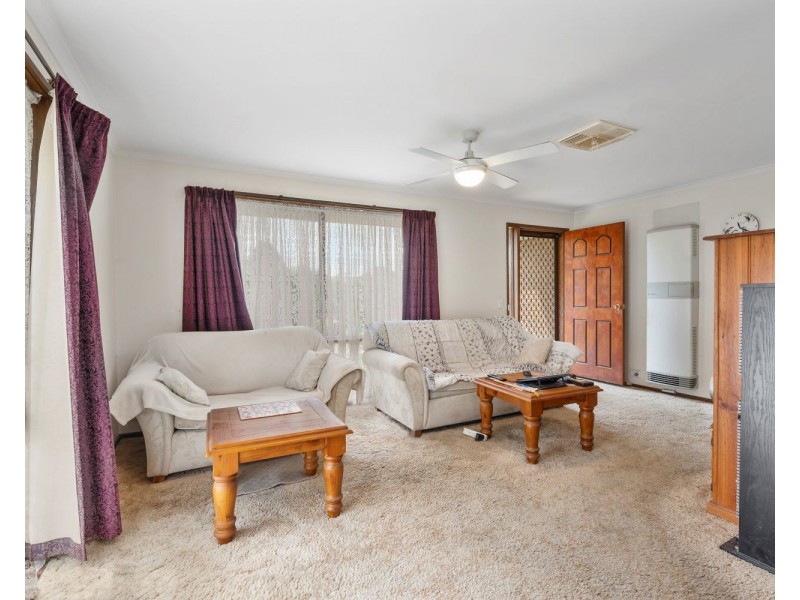 4 Seaton Grove, Golden Square VIC 3555