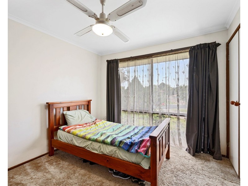 4 Seaton Grove, Golden Square VIC 3555